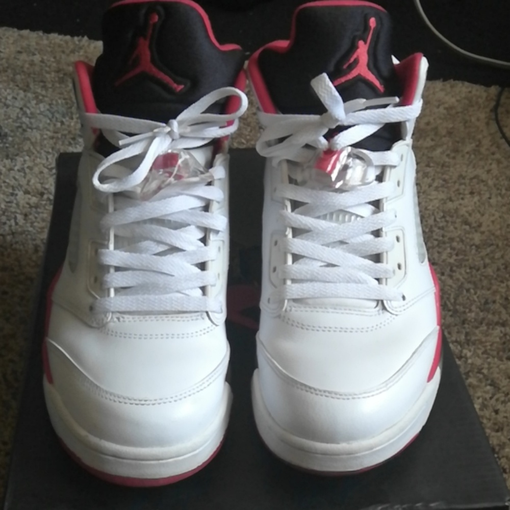 Jordan 5 fire red